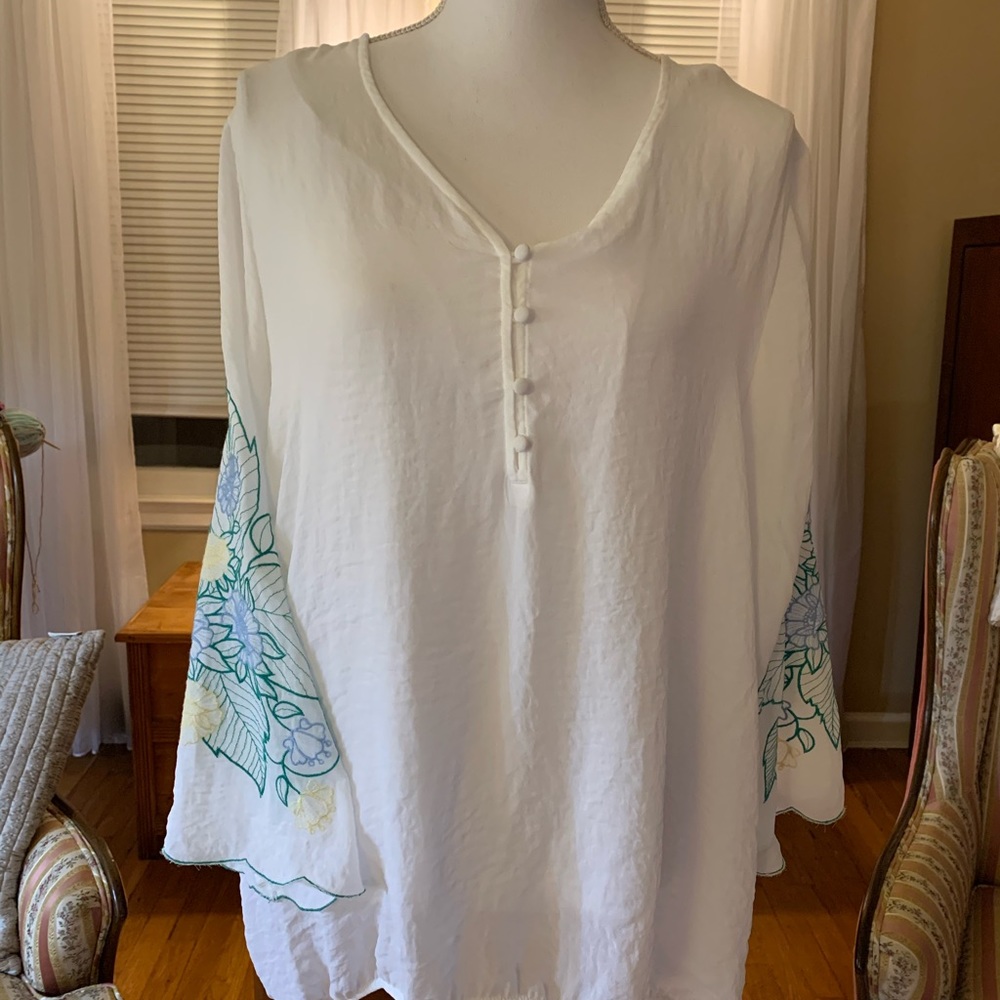 Liz Claiborne White Blouse with Embroidery XL
